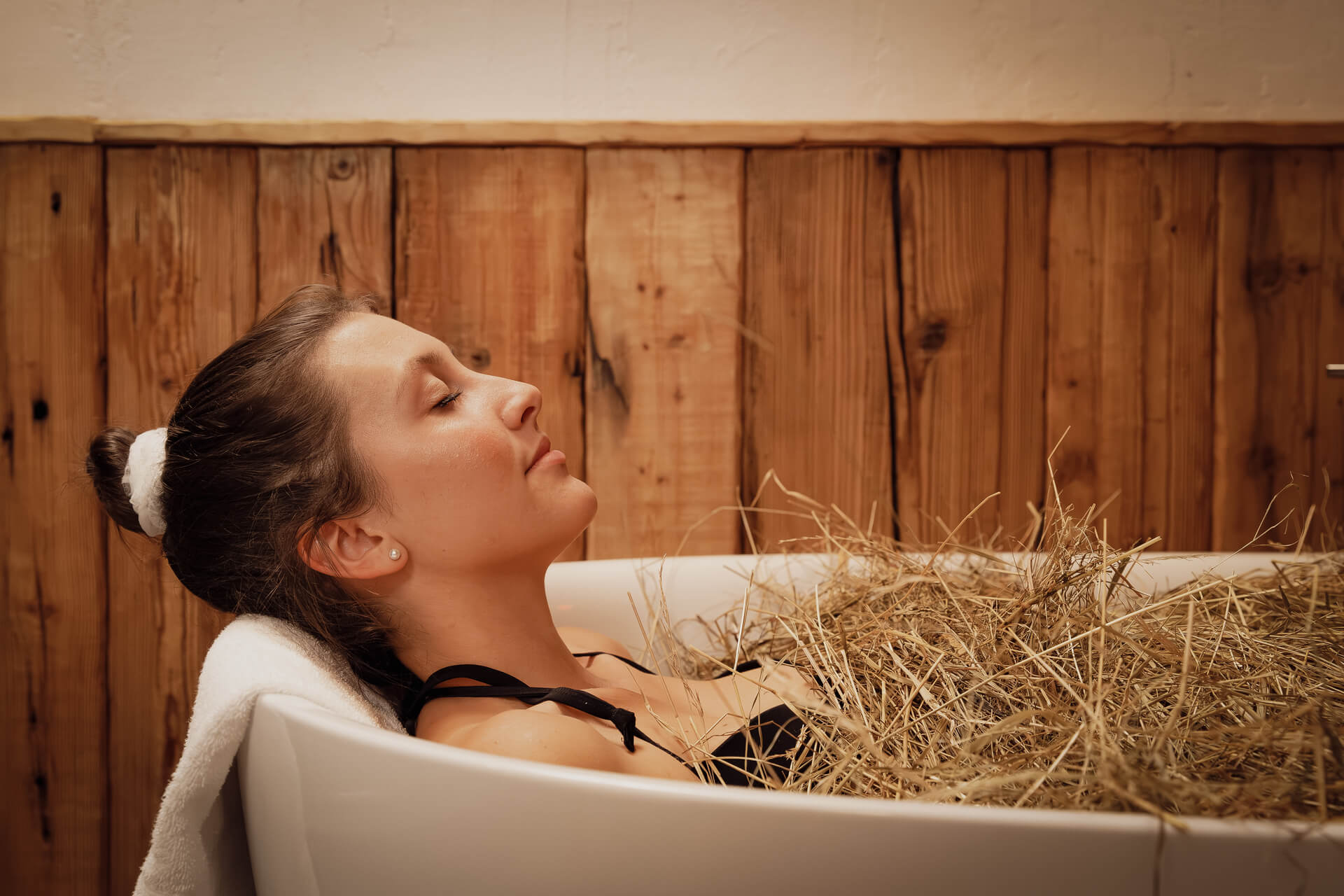 Hay bath