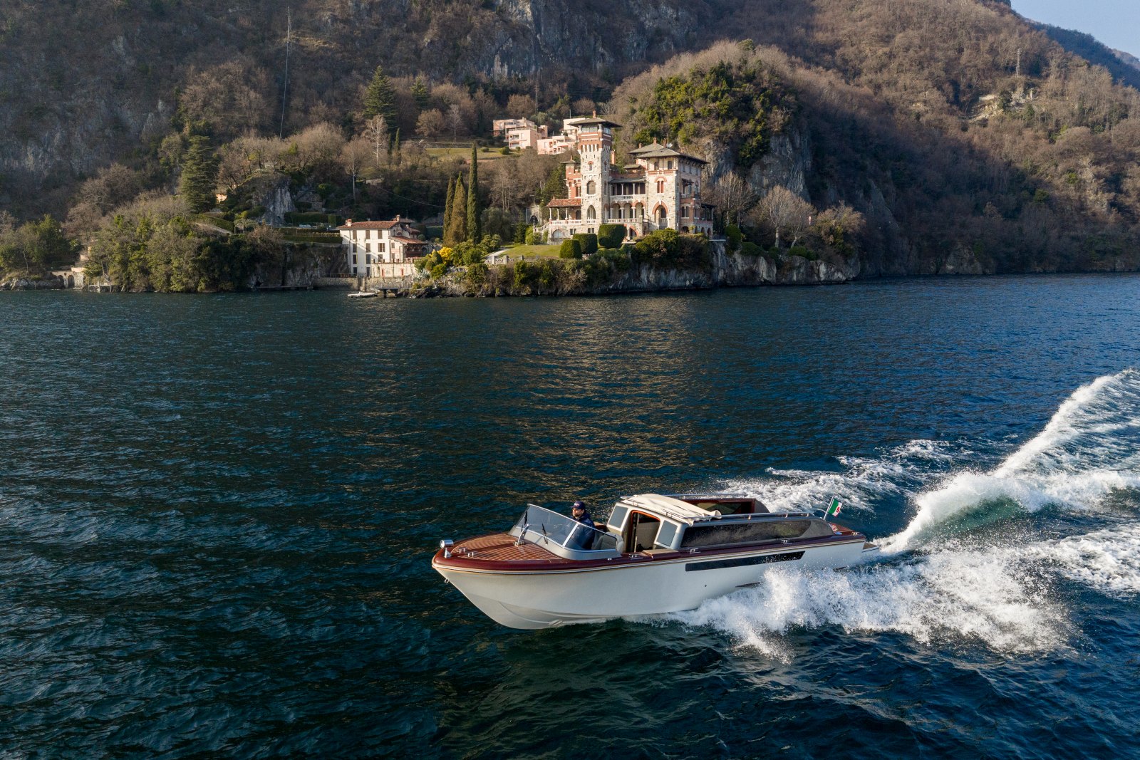 LAGO DI COMO - BOAT TOURS AND RENTAL
